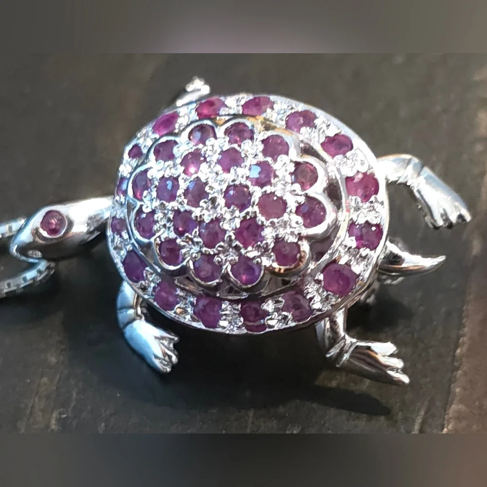 CHAPAL ZENRAY NATURAL RUBY, STERLING 925 TURTLE PENDANT/PIN W/CHAIN 18 IN 11 GR